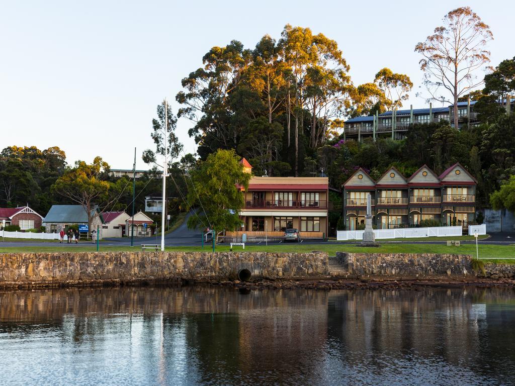 Strahan Village Exterior foto